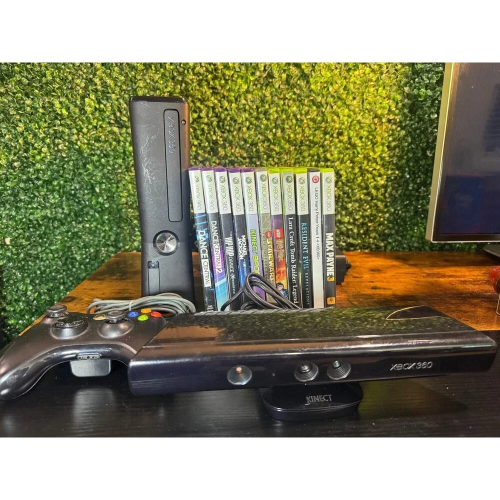 Microsoft Xbox 360 with Kinect 4GB Black Console + some games tested